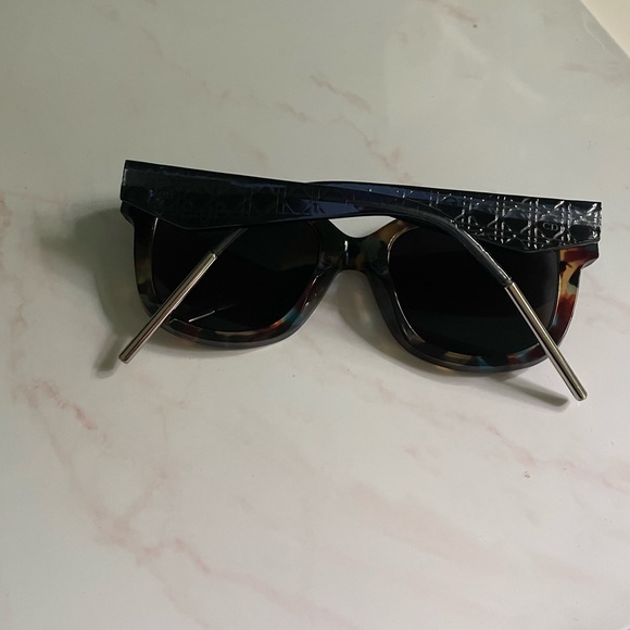 Christian Dior Sunglasses - Picture 2 of 7